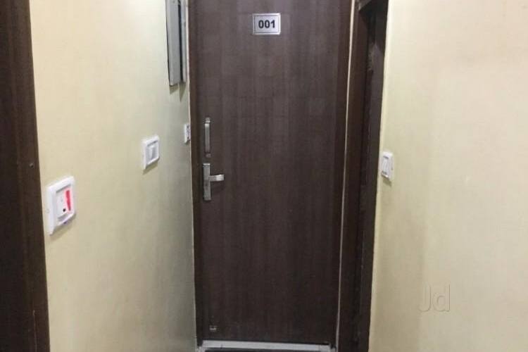 Hotel Suraj Deluxe, New Delhi 5